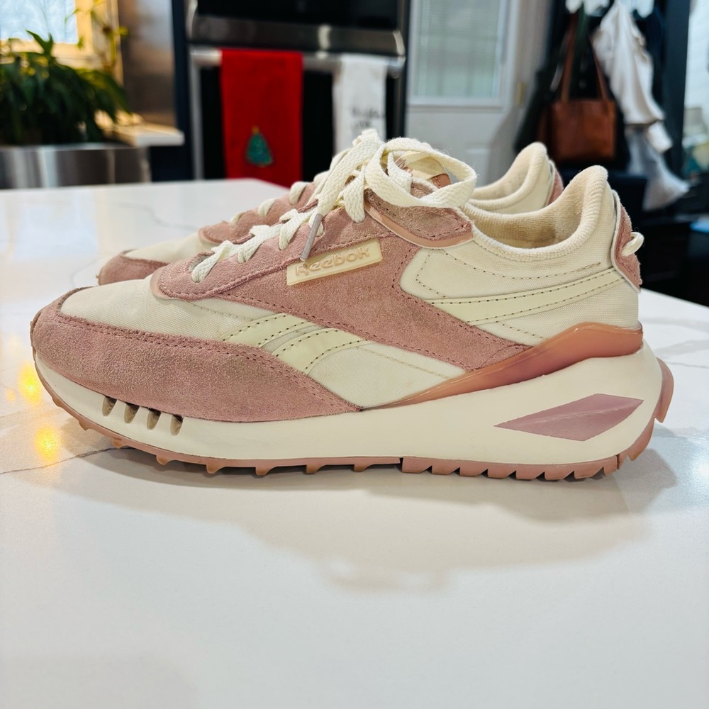 Reebok Forte Racer womens rose pink suede sneaker size 7
